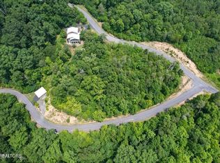 86 Stone Bridge Dr, Dandridge, TN 37725