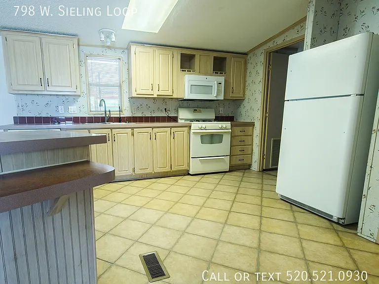 798 W Sieling Loop — Photo 3