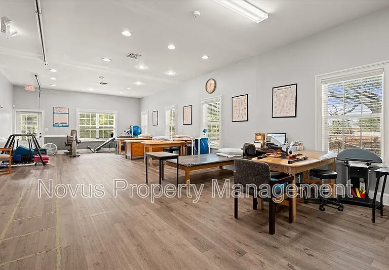 214 Maple St — Photo 18