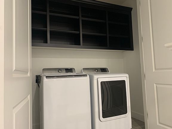 2nd image of 1084 S Cress Ct