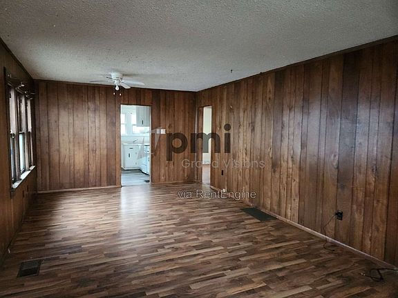 3rd image of 725 W Center St