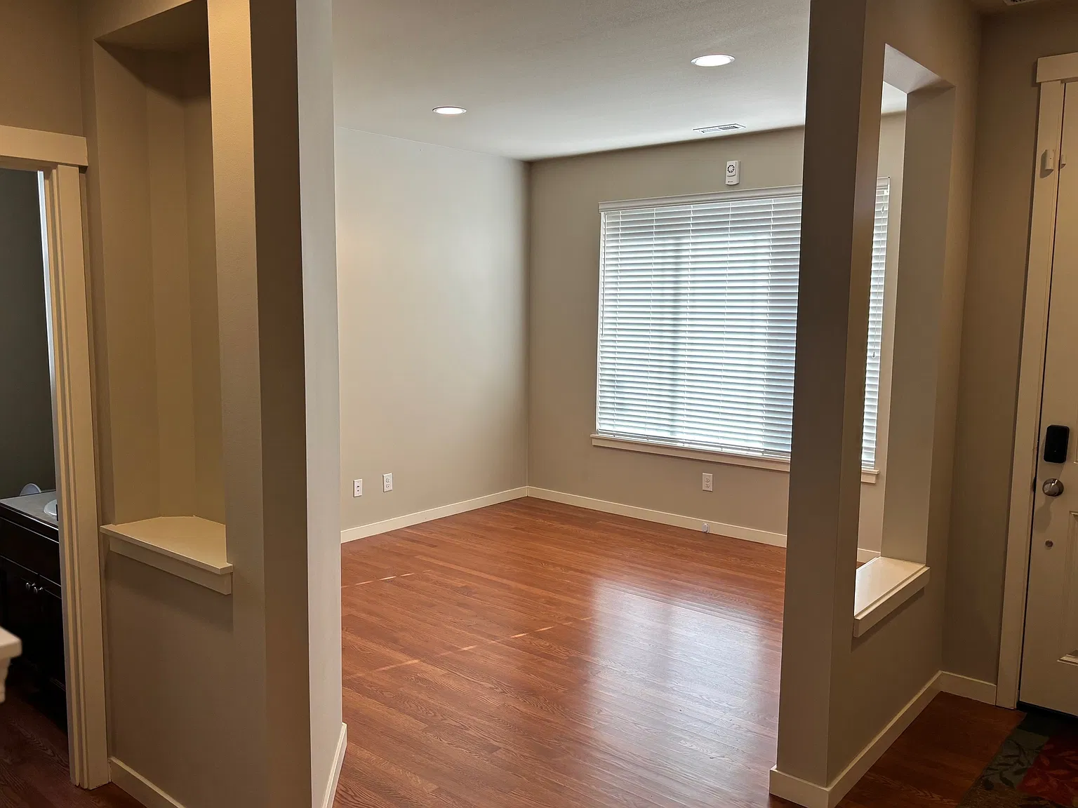 5 bed, 2.5 bath, 2493 sqft, $3,950 — Photo 3