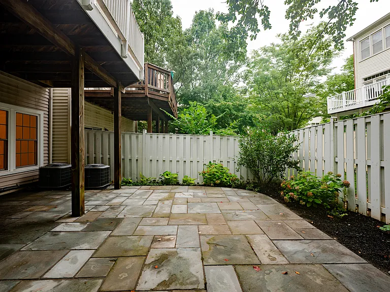 2714 Earls Ct — Photo 34
