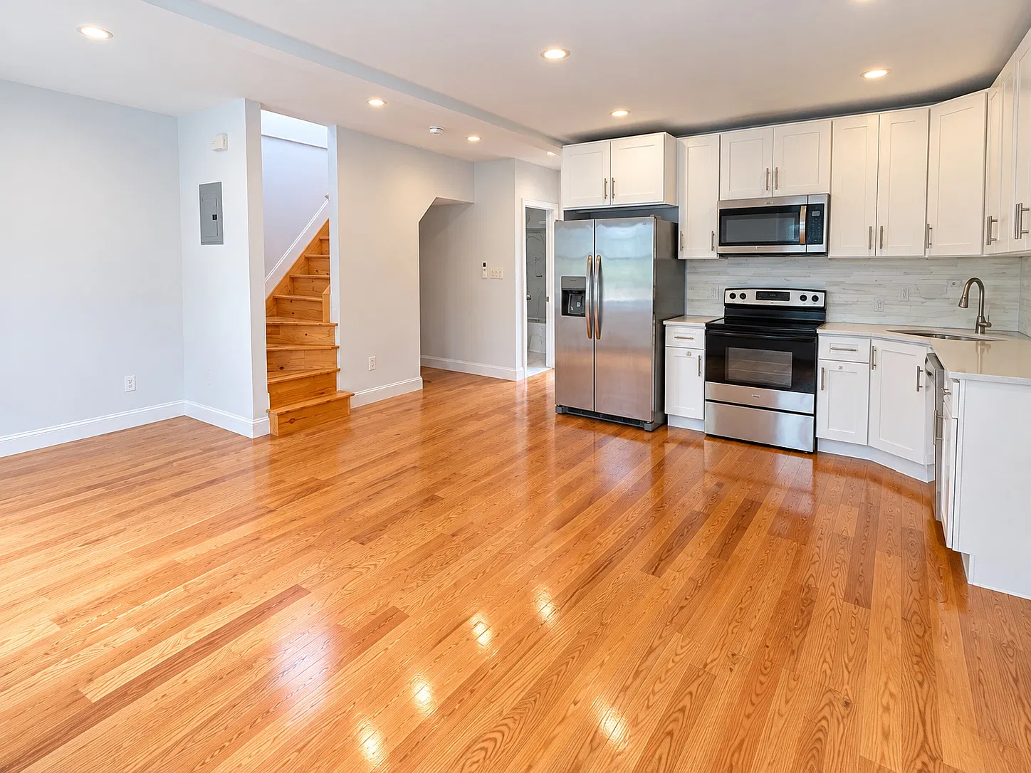 4 bed, $3,700 — Photo 2
