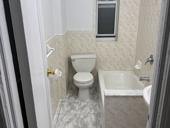 5th image of 1565 Thieriot Ave #C
