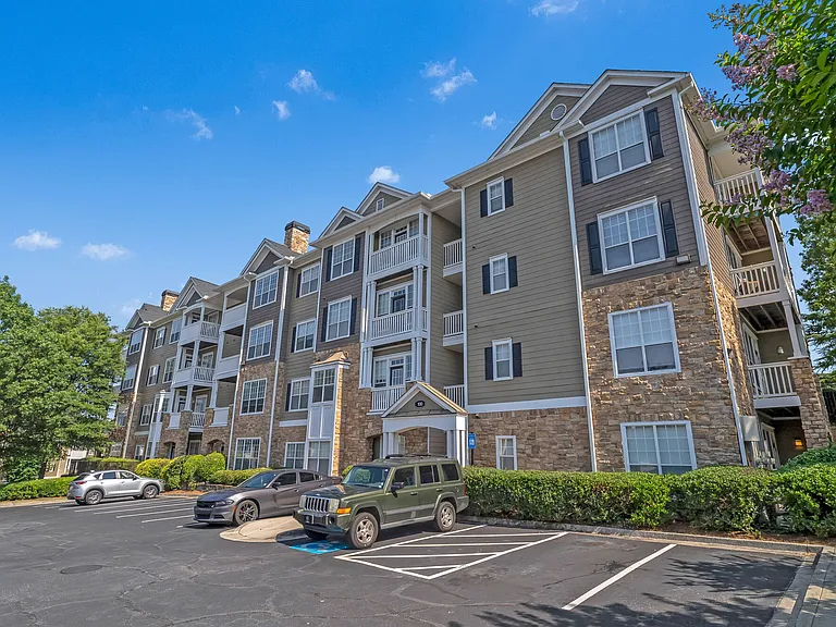 Reserve at Lenox Park — Photo 32