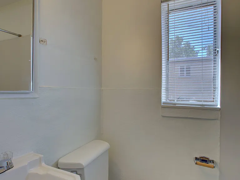 Cross Park Apartments — Photo 19
