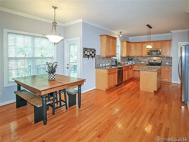 14544 Maclauren Ln — Photo 4