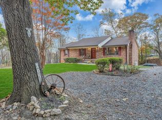 104 Orange Ln, Troutville, VA 24175