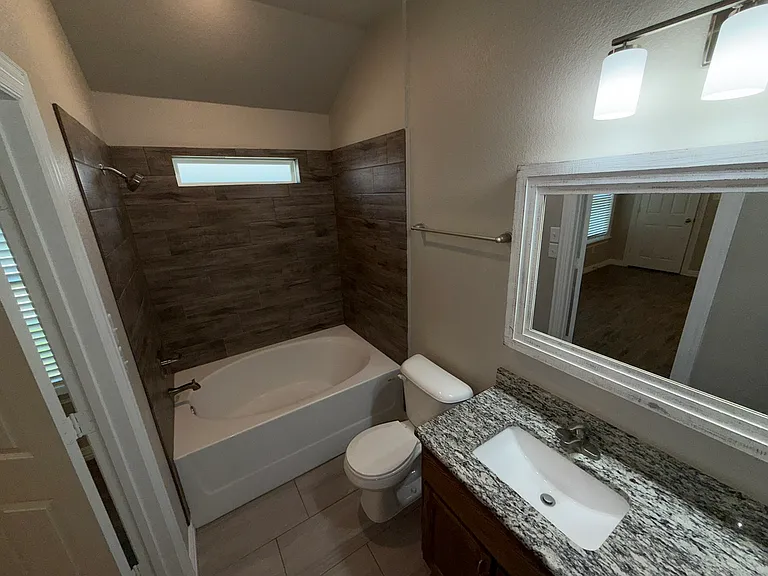 826 United Dr — Photo 16