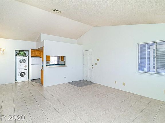 4th image of 5811 Medallion Dr Unit 202