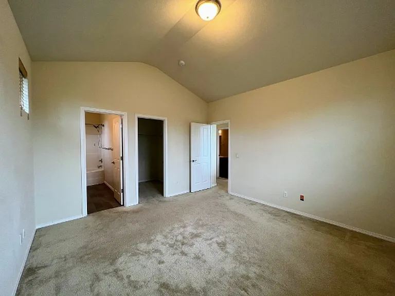 9212 Campus Glen Dr NE — Photo 17