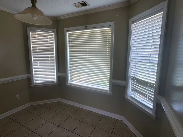 1084 Tara Dr — Photo 14