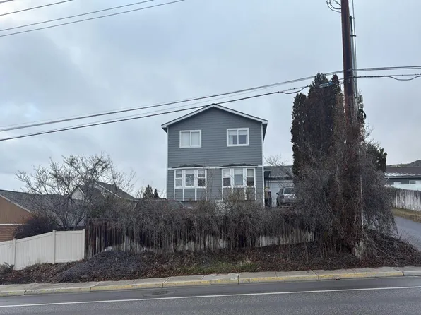 1097 10th St NE, East Wenatchee, WA 98802