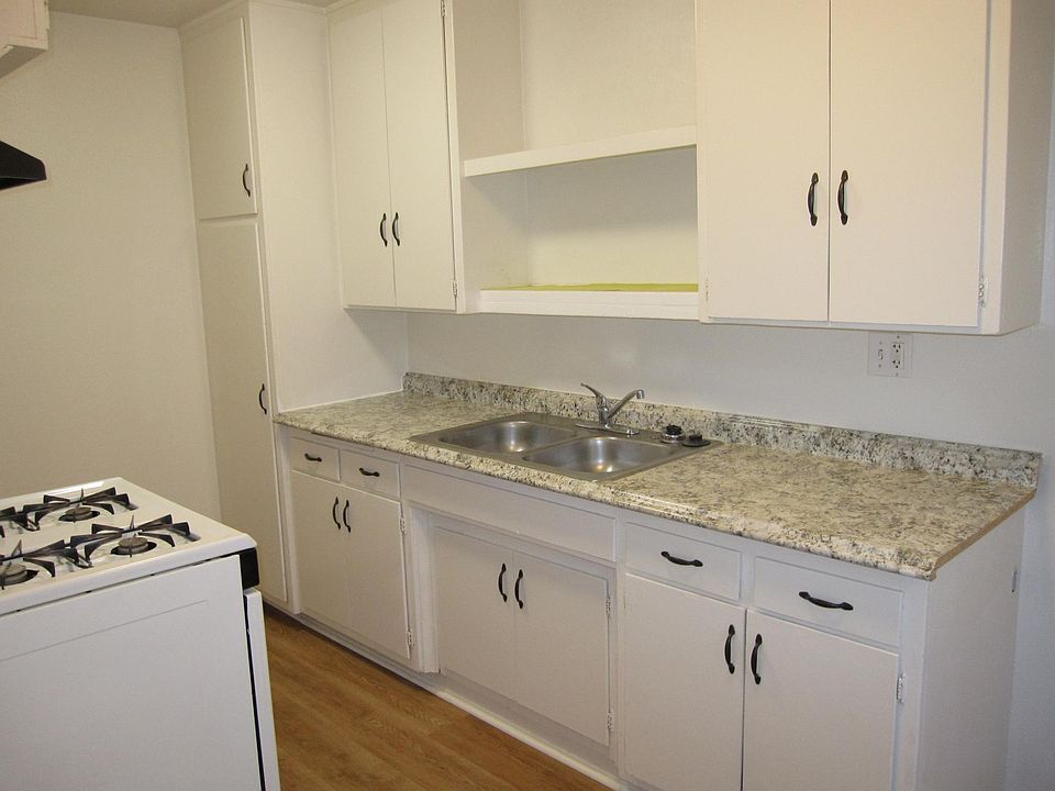 1st image of 200 N Grandview Ave