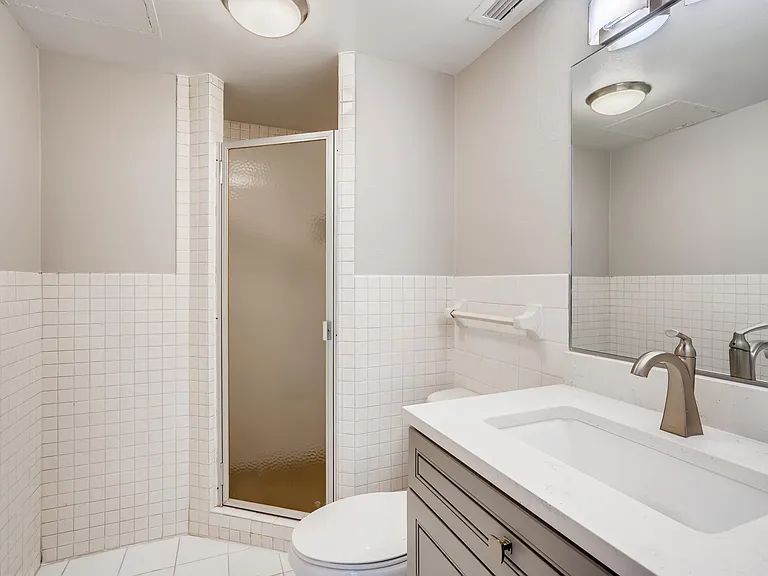 on-suite bath