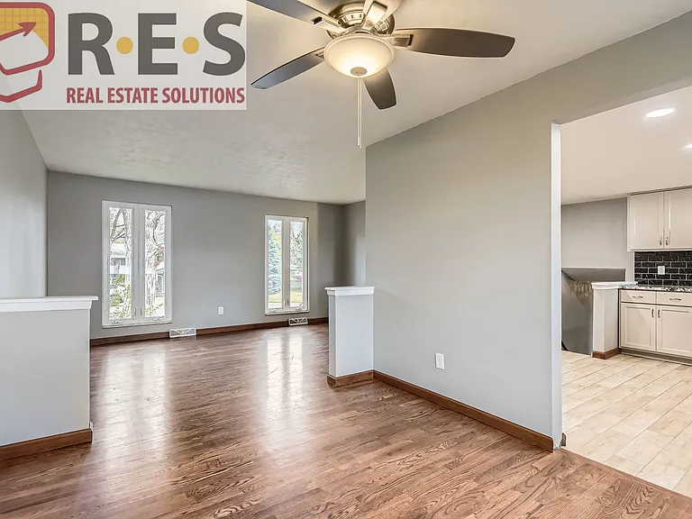 4733 S Willow St — Photo 14