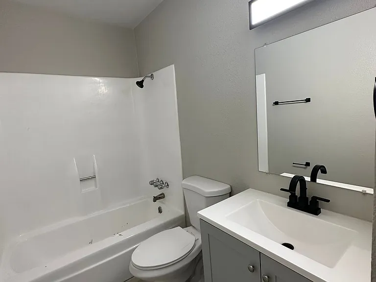 Stone Gate Apartments — Photo 14