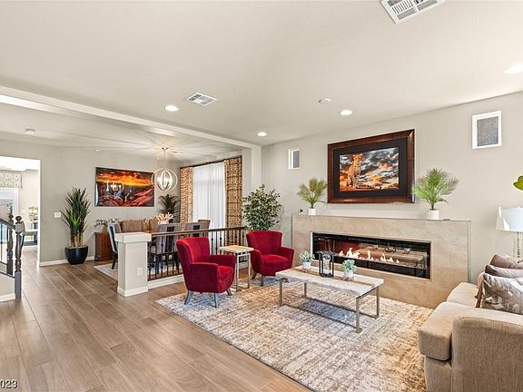 2nd image of 9758 Hawk Crest St