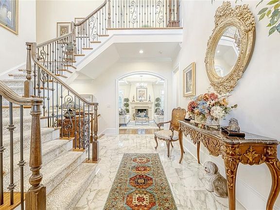 5th image of 185 Trimble Crest Dr
