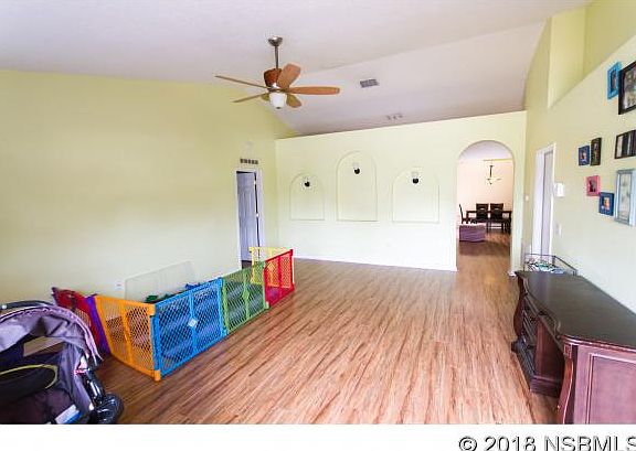 4th image of 1931 N Worthington Dr