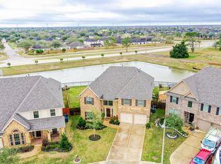 348 Woodway Dr, League City, TX 77573