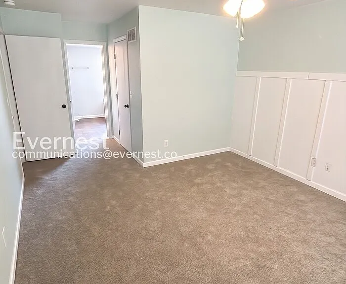 129 Royallbrook Ln — Photo 10