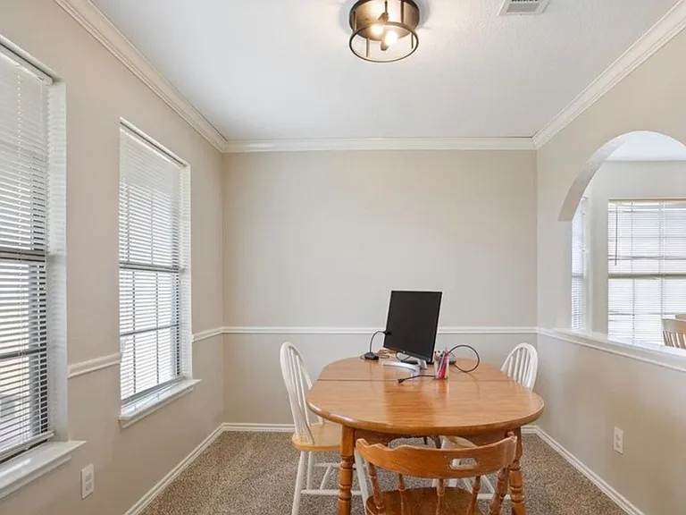 8600 Five Wells Rd — Photo 5