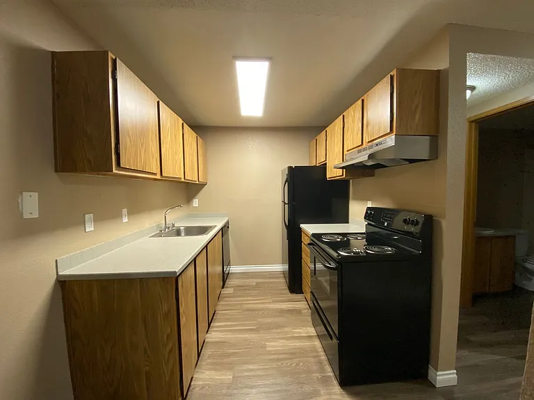 Westwood Apartments — Photo 193