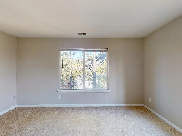 Canterbury Apartments — Photo 55