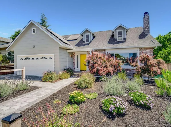 479 Pleasant Hill Avenue N, Sebastopol, CA 95472