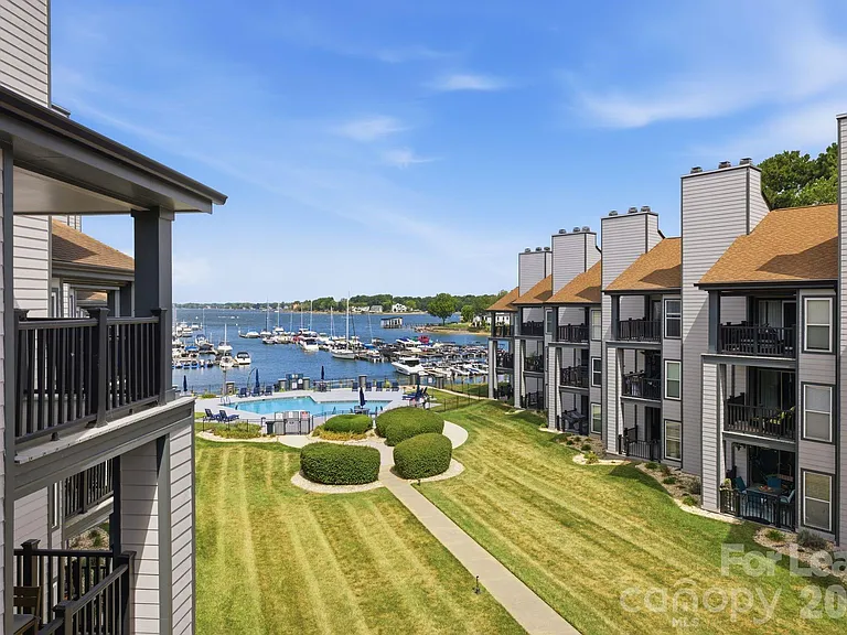 18841 Vineyard Point Ln — Photo 1