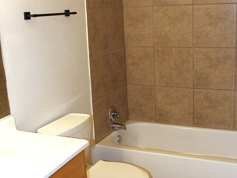 4340 E Lee St — Photo 11