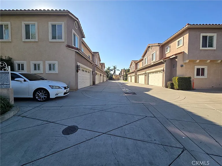 8026 Telegraph Rd — Photo 27