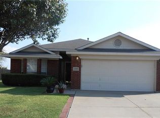 10209 Eureka Springs Ct, Fort Worth, TX 76108