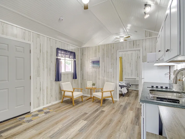 Tiny Apartment Rentals — Photo 15
