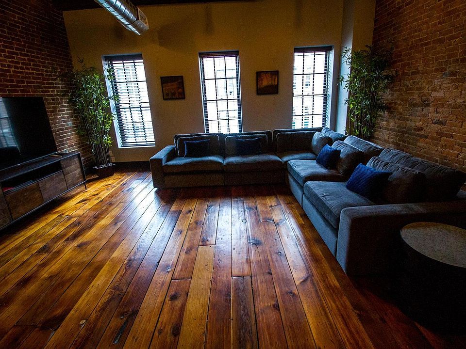 Beautiful living room area that overlooks Broadway