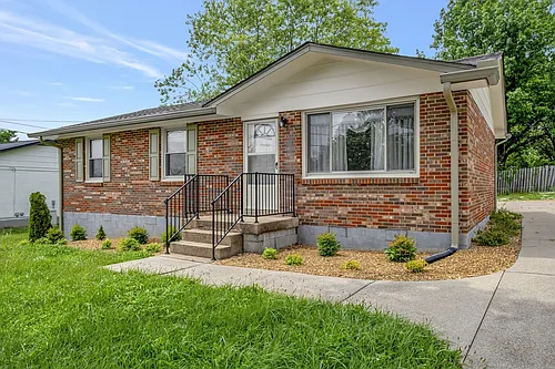 211 Friendship Dr Photo 1