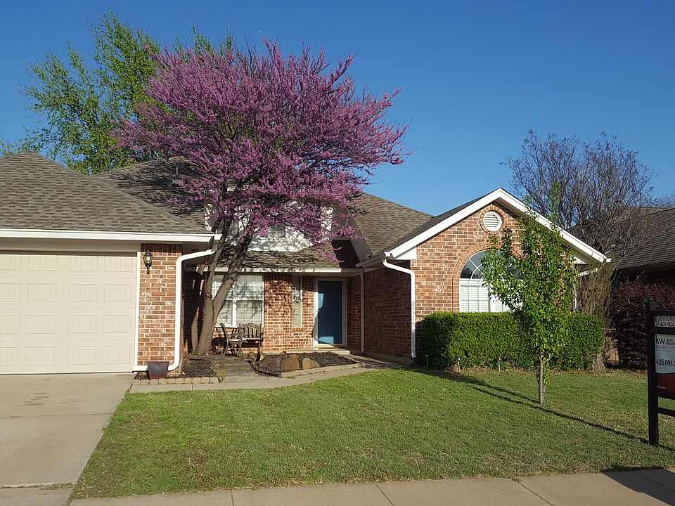 1st image of 18504 English Oak Ln