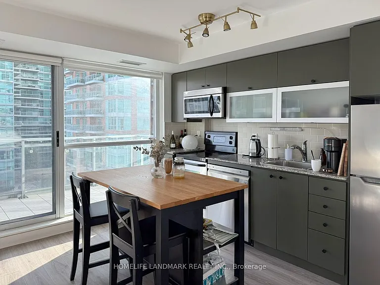 100 Western Battery Rd #601 — Photo 4
