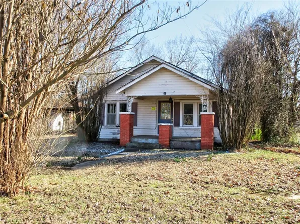 212 E Main St, Tecumseh, OK 74873