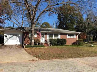 16 Cedar St, Hartwell, GA 30643
