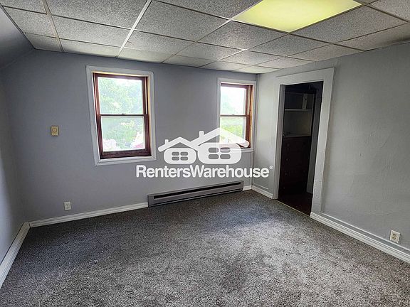 4th image of 604 N High St