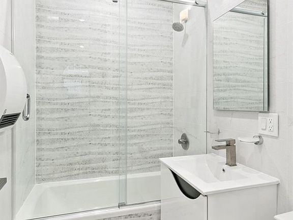 3rd image of 420 E 138th St #5B