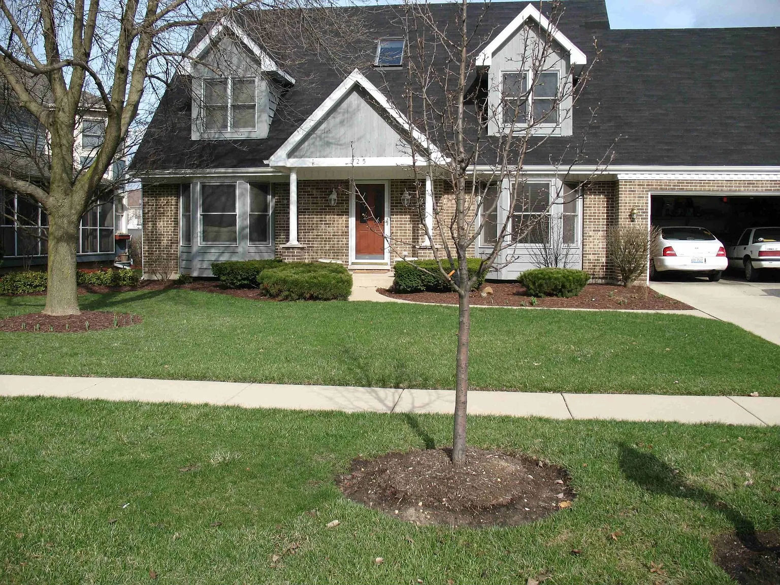 925 Willow Creek Rd photo 1