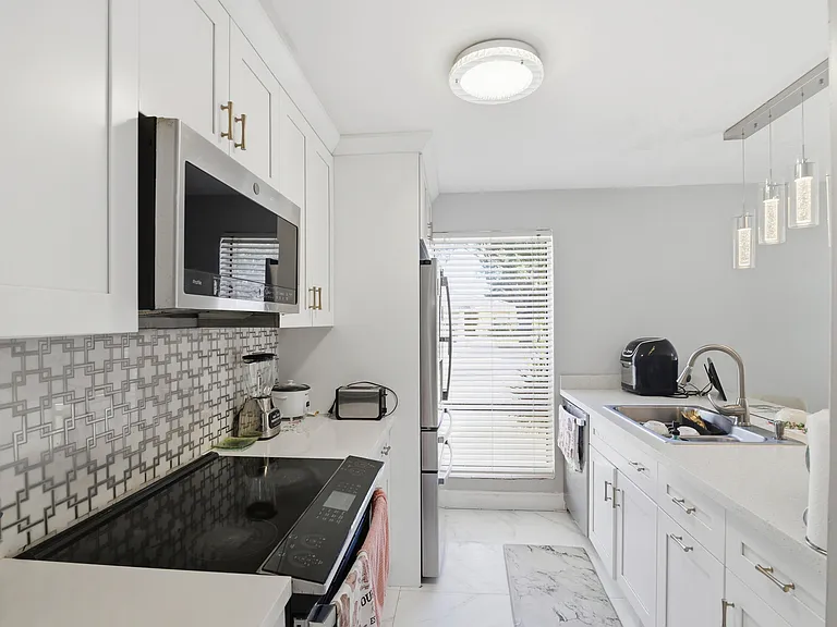 4260 NW 114th Ter #60 — Photo 9