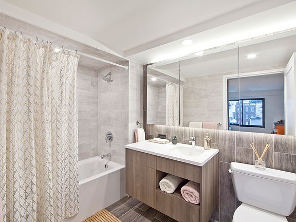 5th image of 387 Bleecker St APT 2D