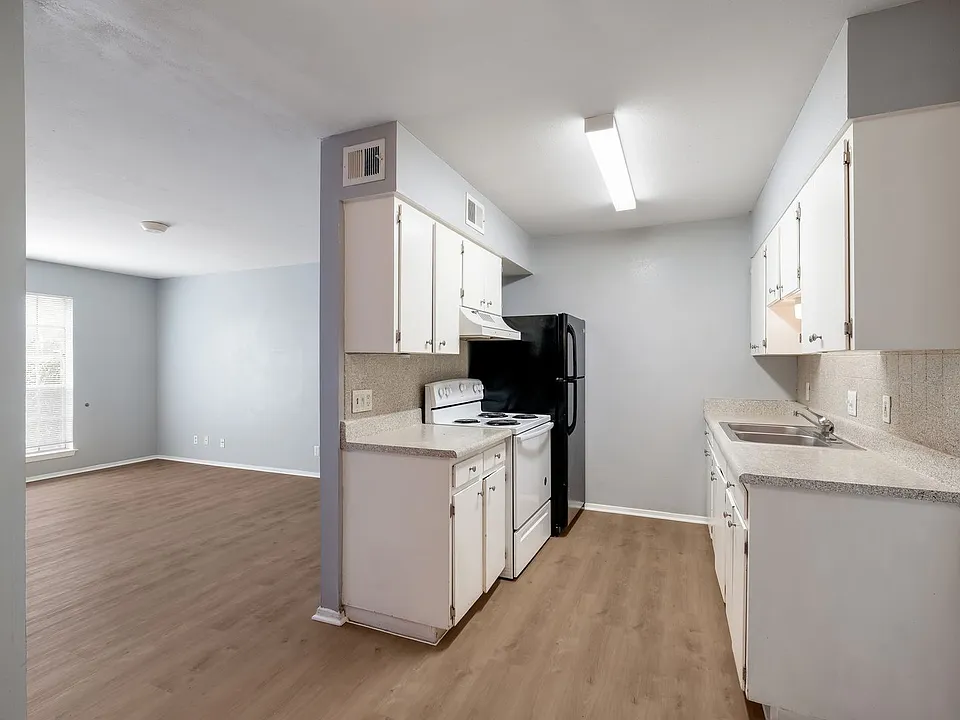 2551 San Pedro Ave #202