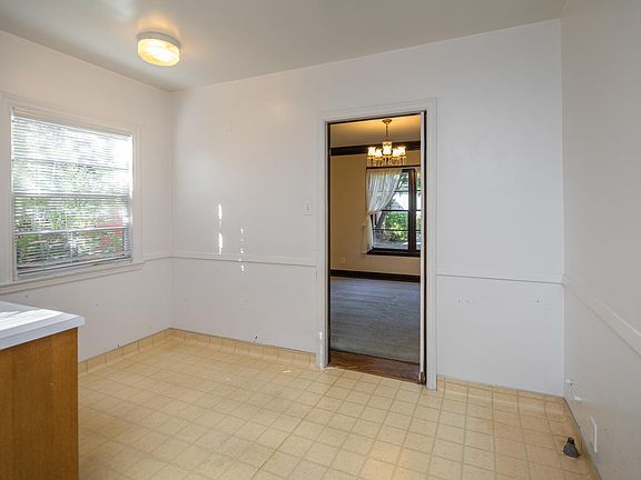 2nd image of 1369 Drake Ave