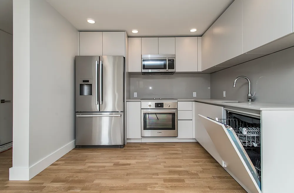334 Harvard St — Photo 1